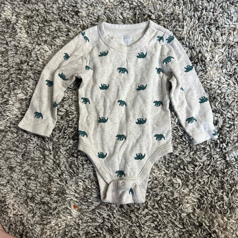 Old Navy Bear Print Onesie Bodysuit Gender Neutral Baby 12-18 Months Long Sleeve
